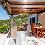 3 Bedroom Gorgeous Home In Vela Luka