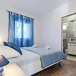 3 Bedroom Gorgeous In בית נופש וולה לוקה