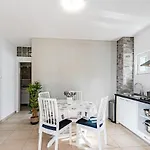 בית נופש 3 Bedroom Gorgeous In *