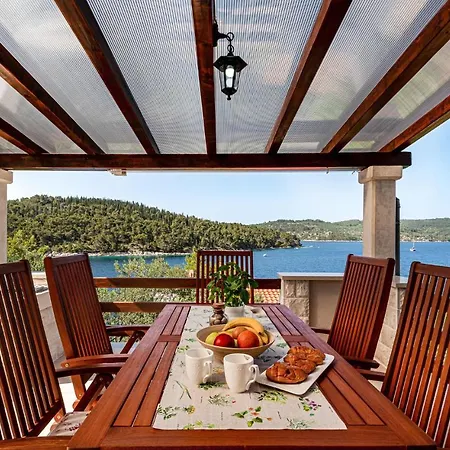 3 Bedroom Lovely In Vela Luka